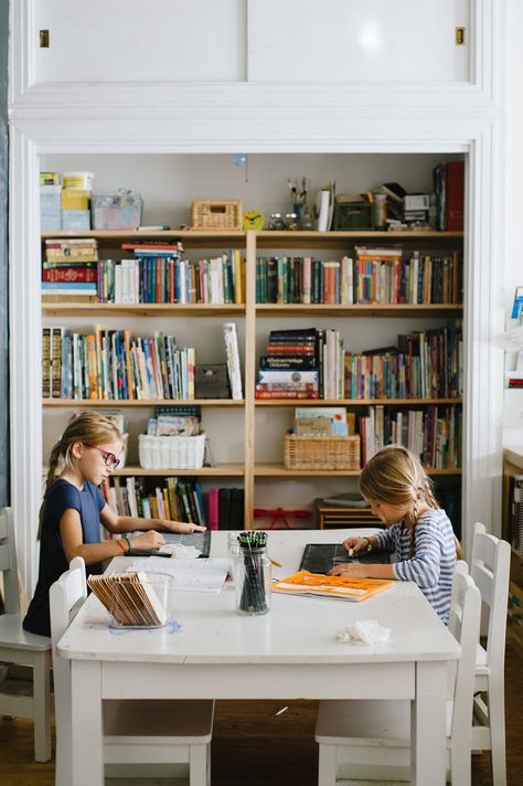 Nordic child learning at home